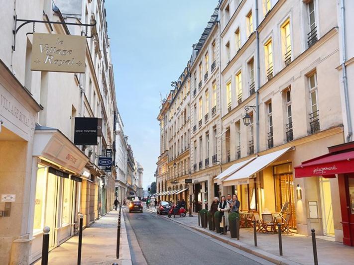 Apartment Rent A - St Honore Paris